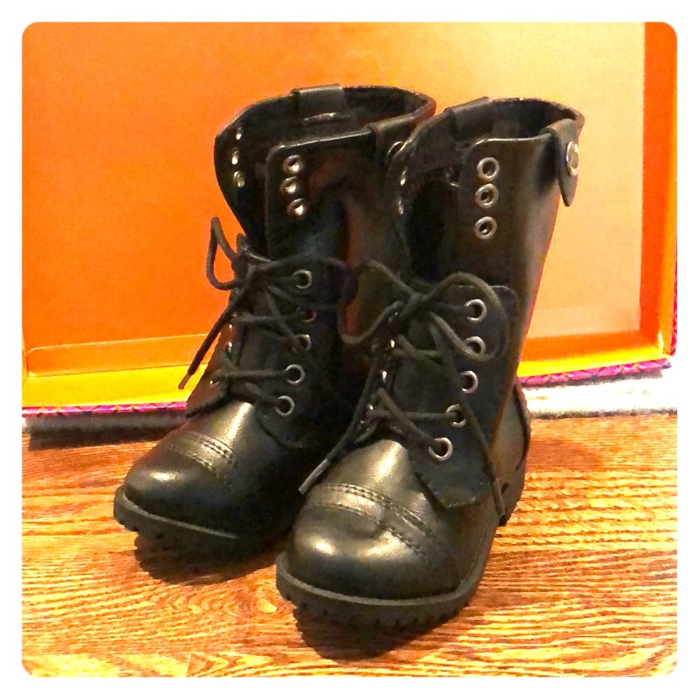 🔥 BOGO 50%🔥 NWT Journee Boots Size 5 Toddler